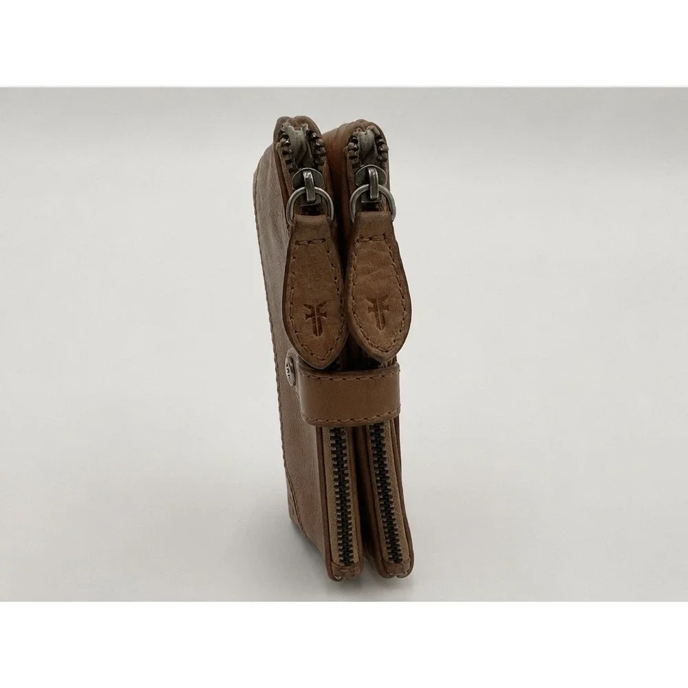 FRYE MELISSA DOUBLE ZIP WALLET BEIGE COLOR credit card slots, high-quality